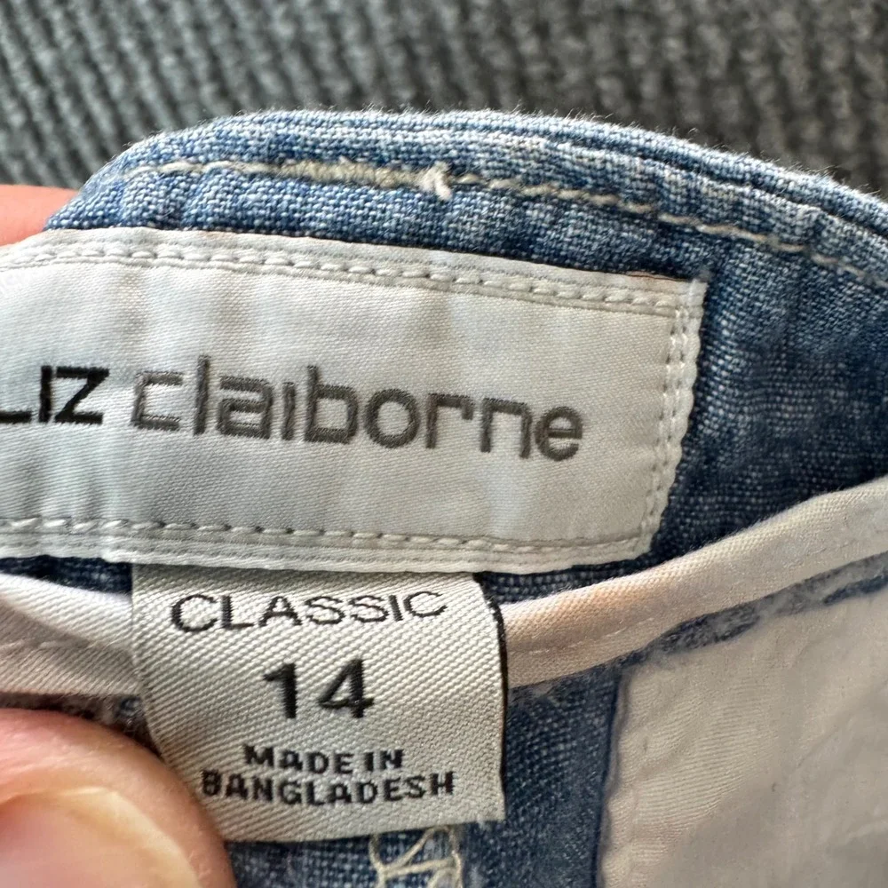 Vintage Liz Claiborne Denim Shorts Size 14 Floral Embroidered Boho Y2K High Rise
